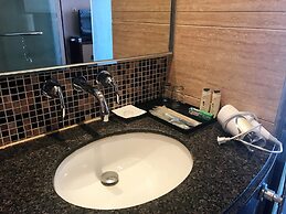 Jing'an Ziyuan Apartment