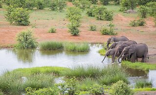 Victoria Falls Safari Lodge