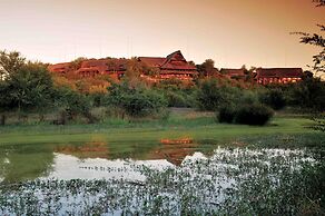 Victoria Falls Safari Lodge