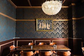 Shakespeare Hotel Surry Hills