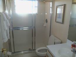 Florida Deluxe Villas, Condos, & Homes