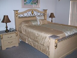 Florida Deluxe Villas, Condos, & Homes