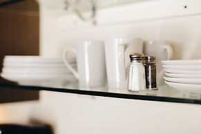 Vintage Lakeside Inn