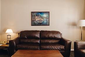 Vintage Lakeside Inn