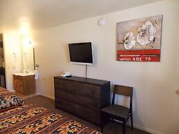 Vintage Lakeside Inn