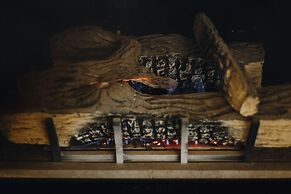 Vintage Lakeside Inn