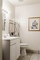 Vintage Lakeside Inn