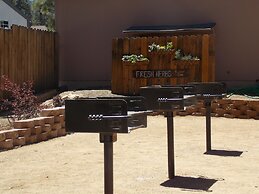 Vintage Lakeside Inn