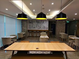 Holiday Inn Express Ahmdabad Prahlad Nagar by IHG