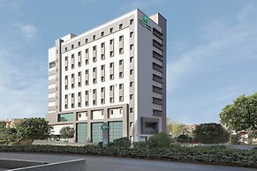 Holiday Inn Express Ahmdabad Prahlad Nagar, an IHG Hotel