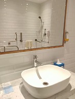 Holiday Inn Express Ahmdabad Prahlad Nagar by IHG