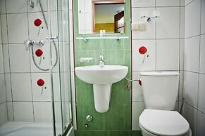 Helan Family & Garden