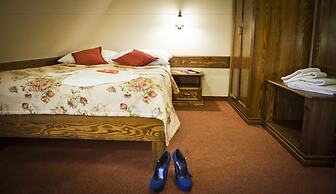 Helan Family & Garden