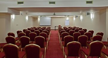 Helan Family & Garden