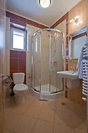 Helan Family & Garden