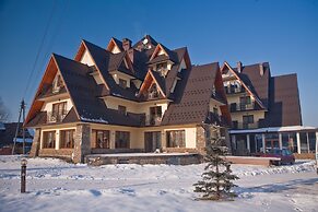 Helan Family & Garden