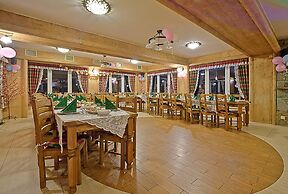 Helan Family & Garden