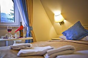 Helan Family & Garden