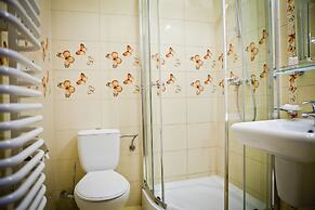 Helan Family & Garden