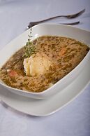 Helan Family & Garden