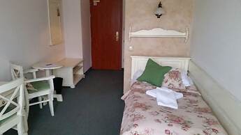 Helan Family & Garden