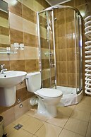 Helan Family & Garden