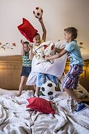 Helan Family & Garden