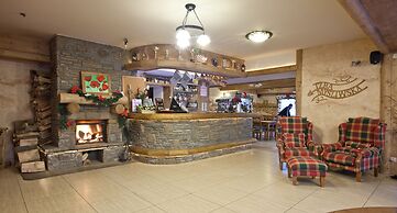 Helan Family & Garden