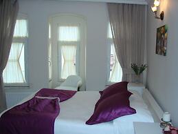 Tom Square Boutique Hotel