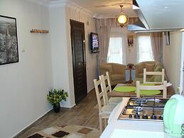 Tom Square Boutique Hotel