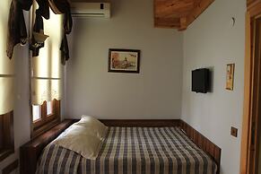 Tom Square Boutique Hotel