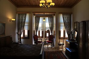 Tom Square Boutique Hotel