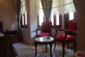 Tom Square Boutique Hotel