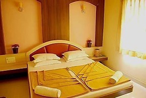 Shanti's Hotel Sonai