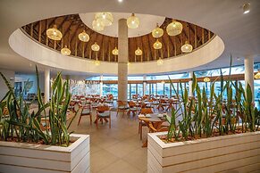 Radisson Blu Poste Lafayette Resort & Spa, Mauritius (Adults Only)