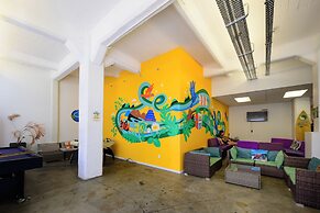 Trek Global Backpackers