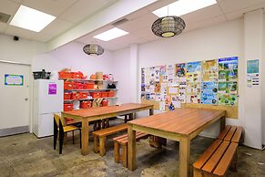 Trek Global Backpackers