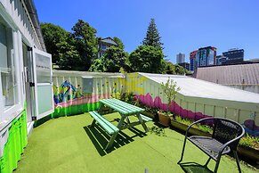 Trek Global Backpackers