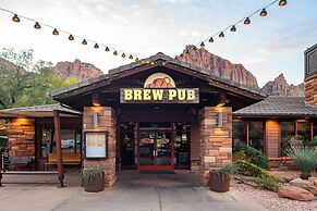 Cable Mountain Lodge