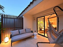 Fusaki Beach Resort Hotel & Villas