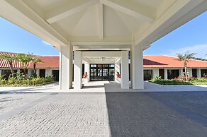 Fusaki Beach Resort Hotel & Villas