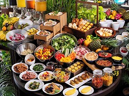 Fusaki Beach Resort Hotel & Villas