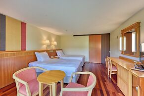 Fusaki Beach Resort Hotel & Villas