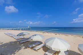 Fusaki Beach Resort Hotel & Villas