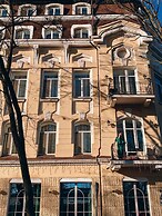 Aleksandrovskiy Hotel