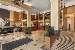 Aleksandrovskiy Hotel
