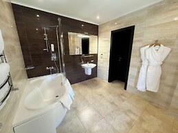 Aleksandrovskiy Hotel