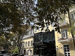 Aleksandrovskiy Hotel