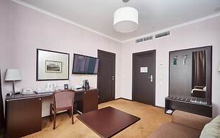 Aleksandrovskiy Hotel