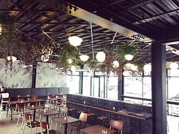 Southwark Hotel & Apartments